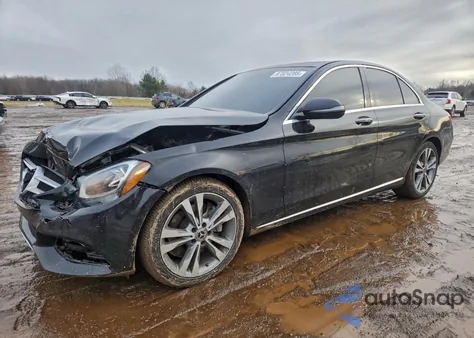 2018 Mercedes-Benz C 300 z USA, uszkodzony, nr VIN 55SWF4JB5JU281164